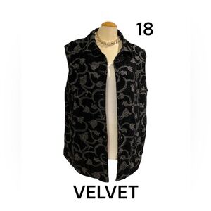 ALLISON DALEY Vest Size 18W Black Velvet with Raised Silver Flowers Curvy
